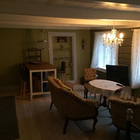 Gjestehuset Ibsen Grimstad  Exteriér fotografie