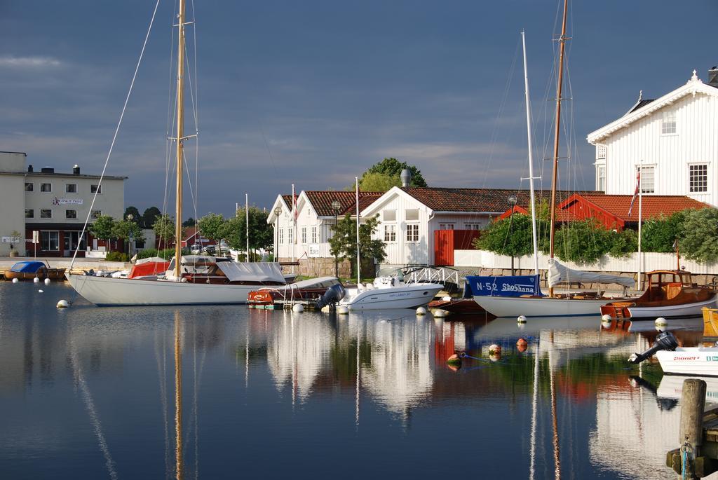Gjestehuset Ibsen Grimstad  Exteriér fotografie