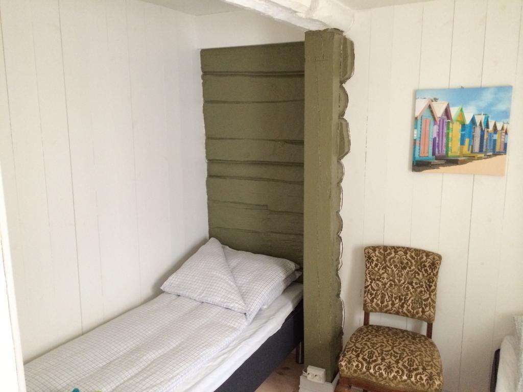 Gjestehuset Ibsen Grimstad  Pokoj fotografie